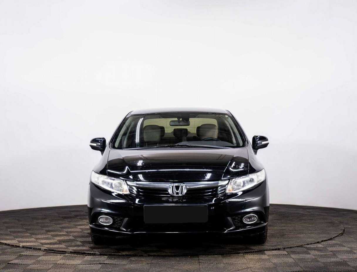 Honda Civic 2012 года с пробегом. Фото: #1