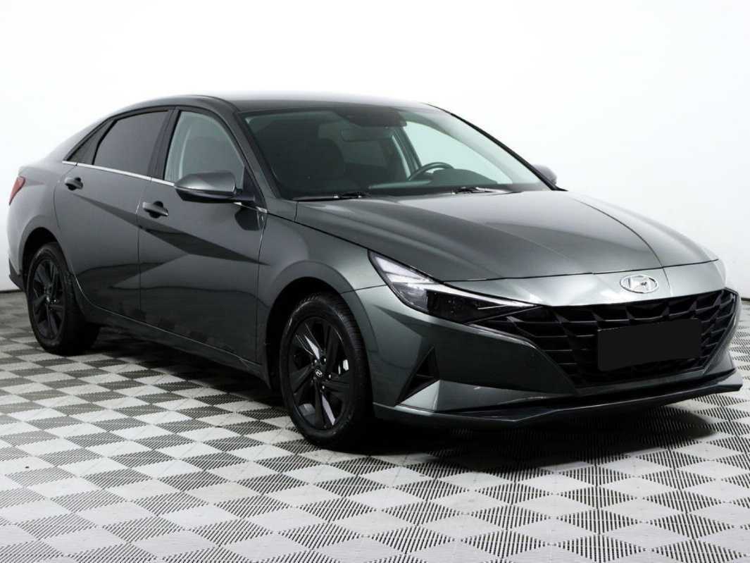 Hyundai Elantra 2021 года с пробегом. Фото: #2