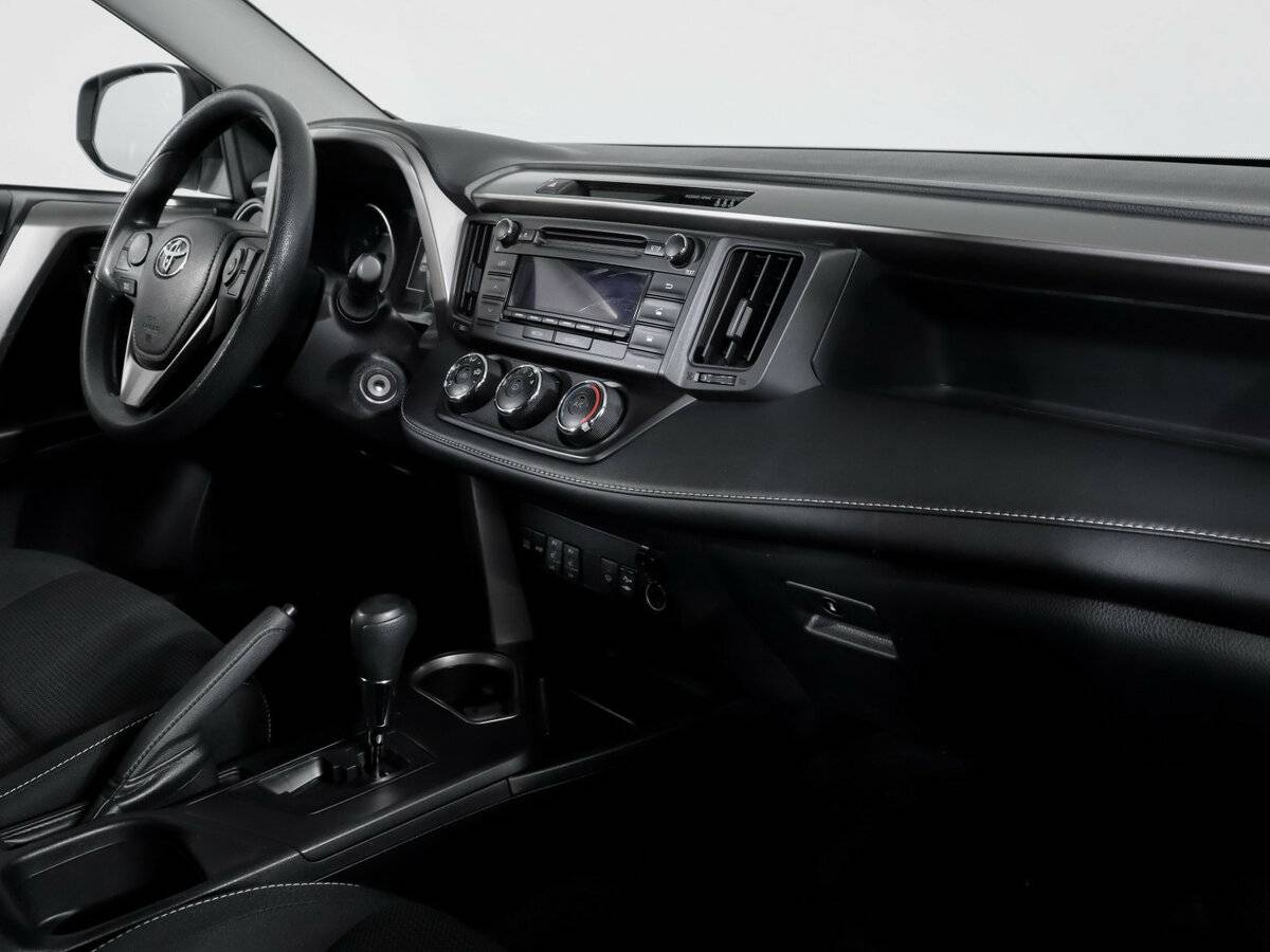 Toyota RAV4 2017 года с пробегом. Фото: #8