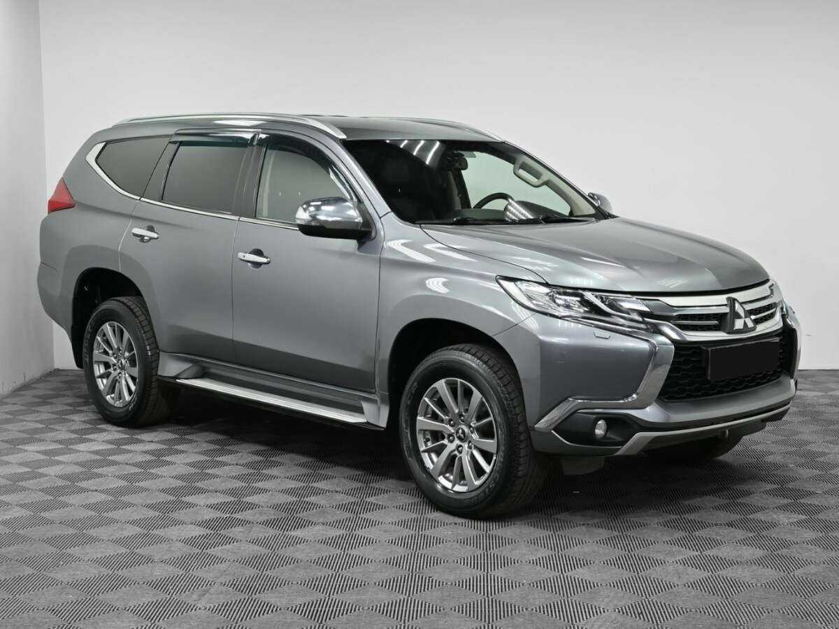 Mitsubishi Pajero Sport 2017 года с пробегом. Фото: #2
