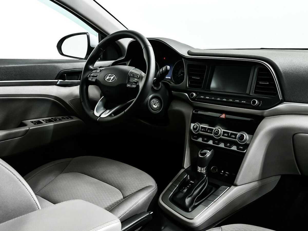 Hyundai Elantra 2020 года с пробегом. Фото: #8