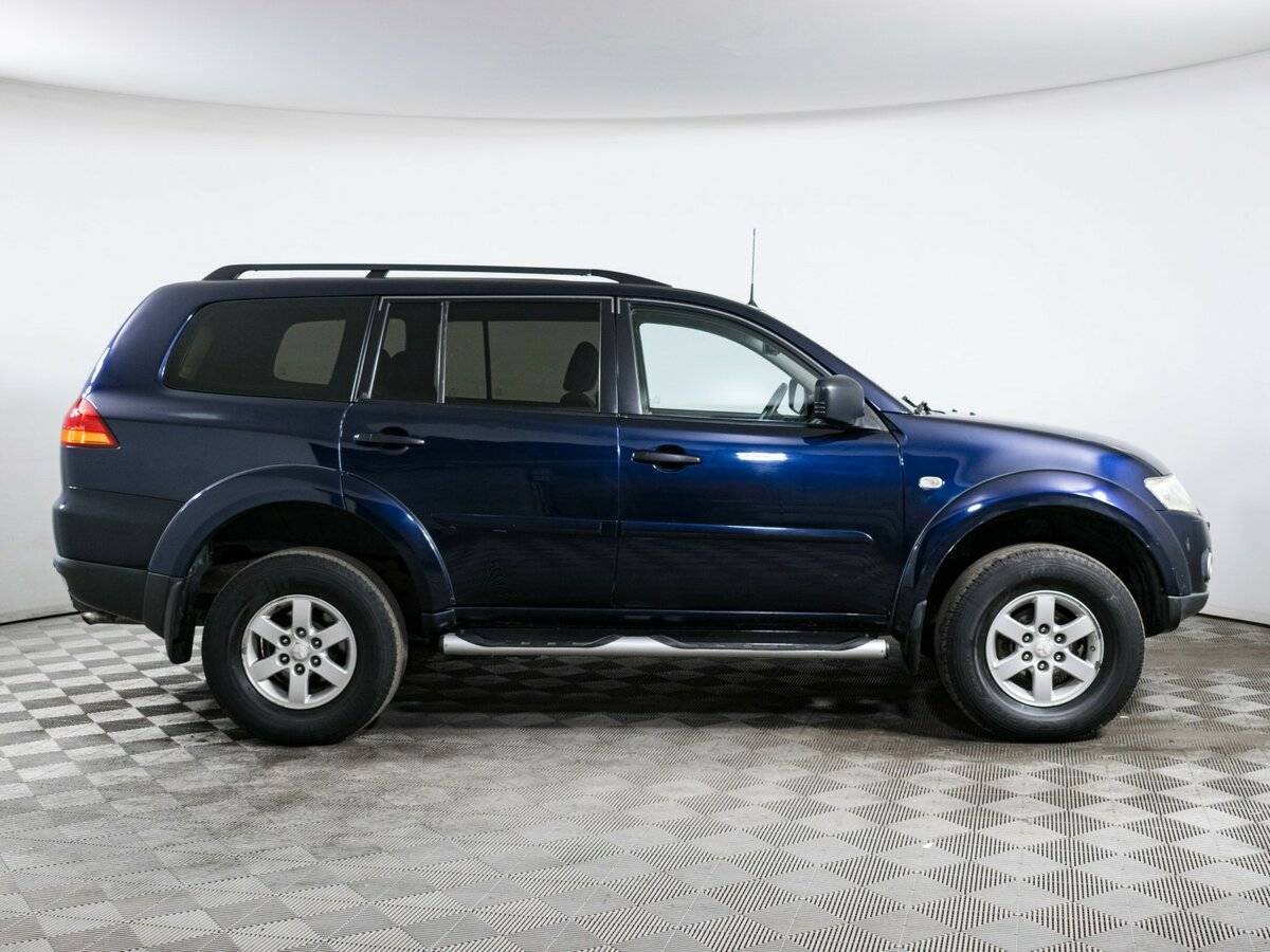 Mitsubishi Pajero Sport 2012 года с пробегом. Фото: #3