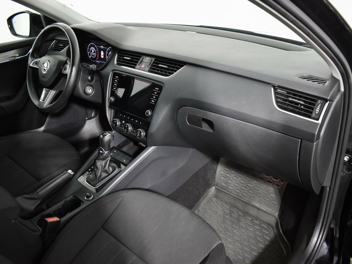 Skoda Octavia 2019 года с пробегом. Фото: #11
