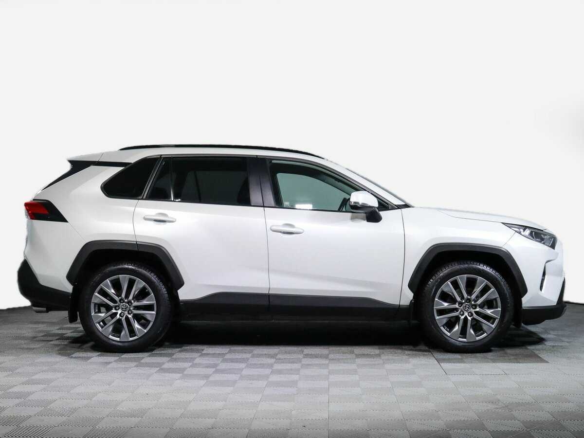 Toyota RAV4 2021 года с пробегом. Фото: #3