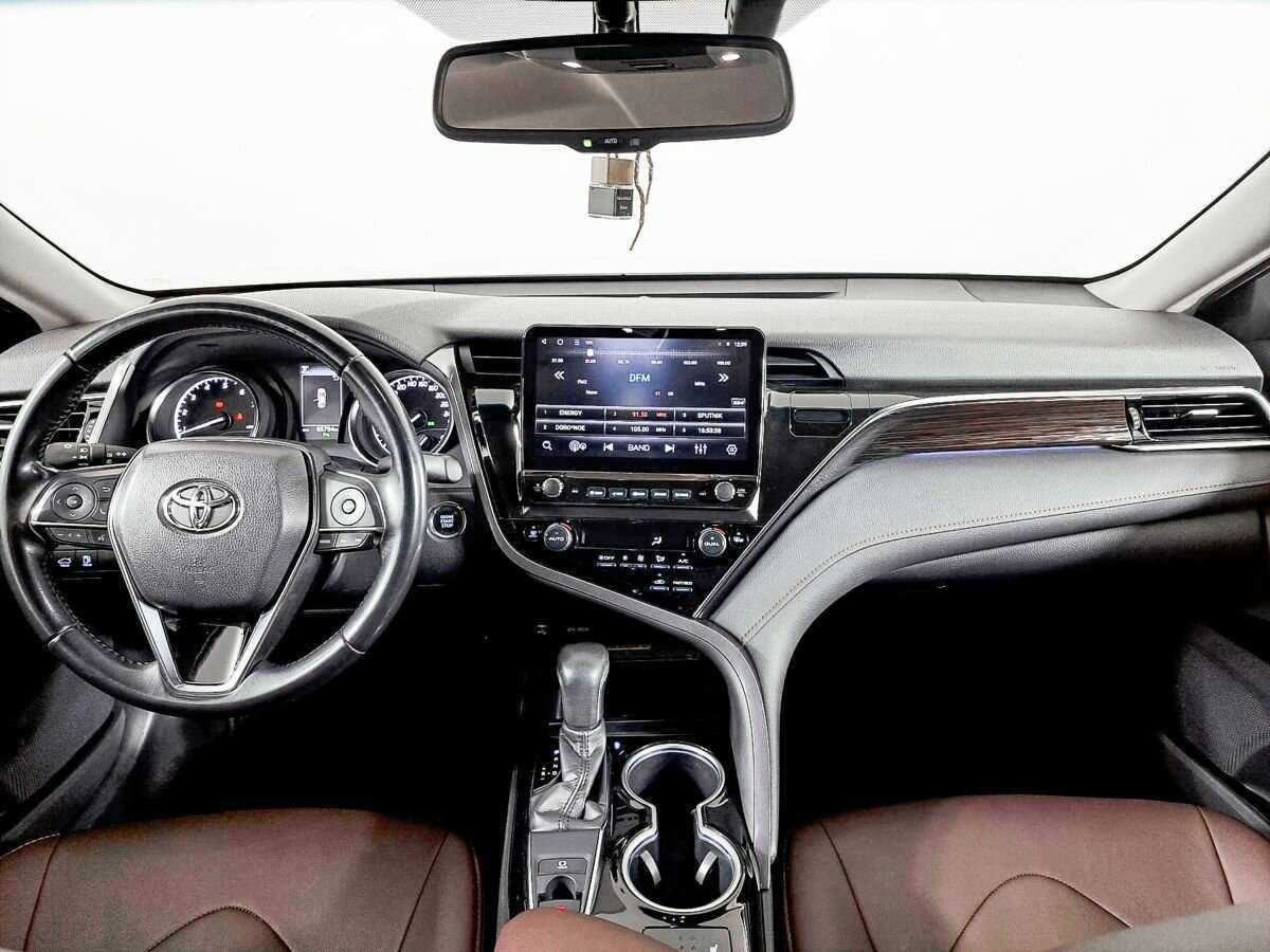Toyota Camry 2019 года с пробегом. Фото: #11