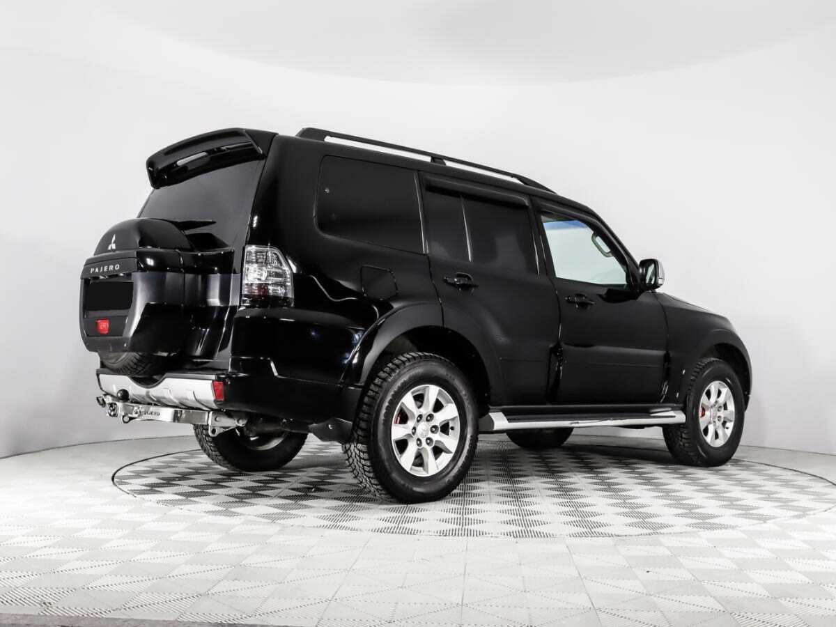 Mitsubishi Pajero 2015 года с пробегом. Фото: #4