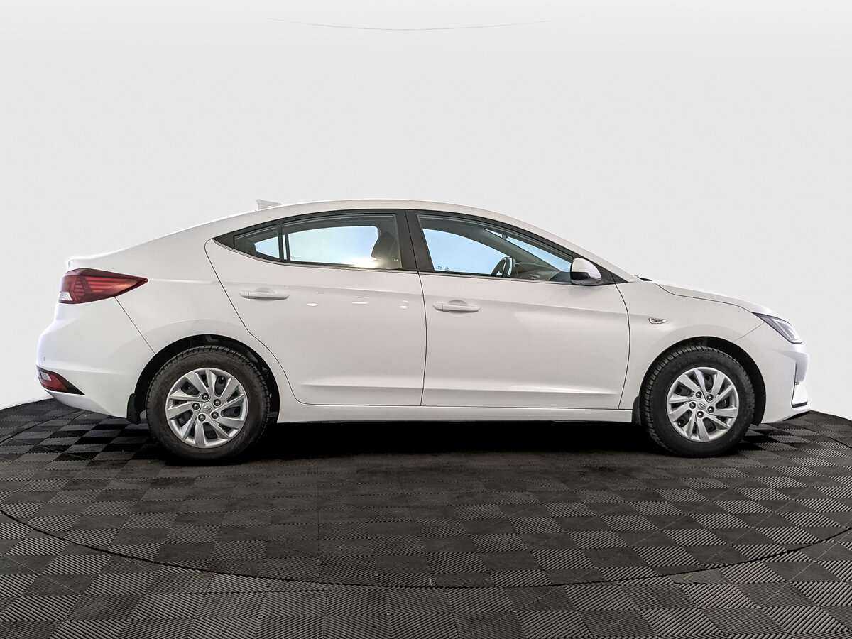 Hyundai Elantra 2020 года с пробегом. Фото: #3