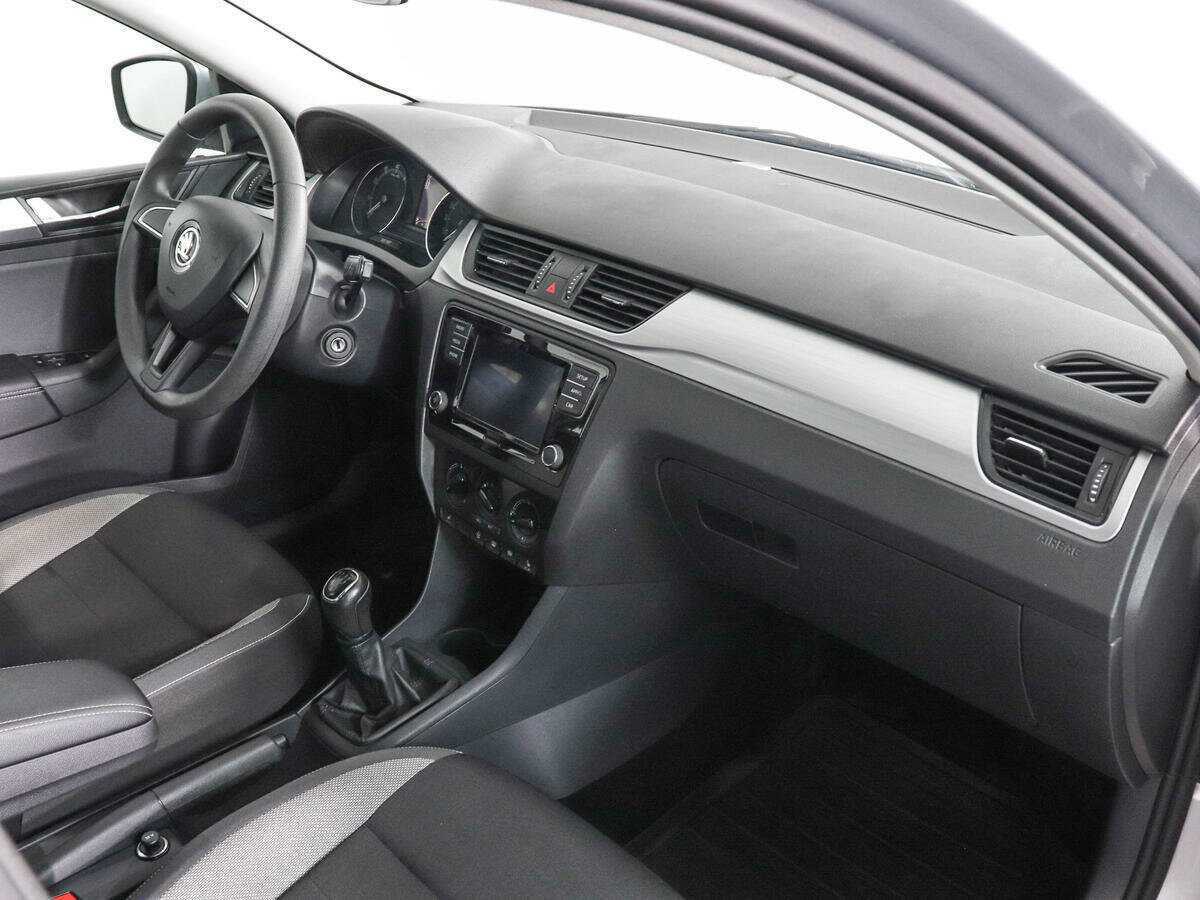 Skoda Rapid 2018 года с пробегом. Фото: #9