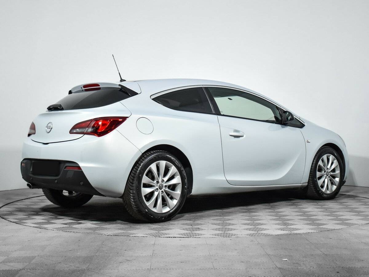 Opel Astra 2012 года с пробегом. Фото: #4