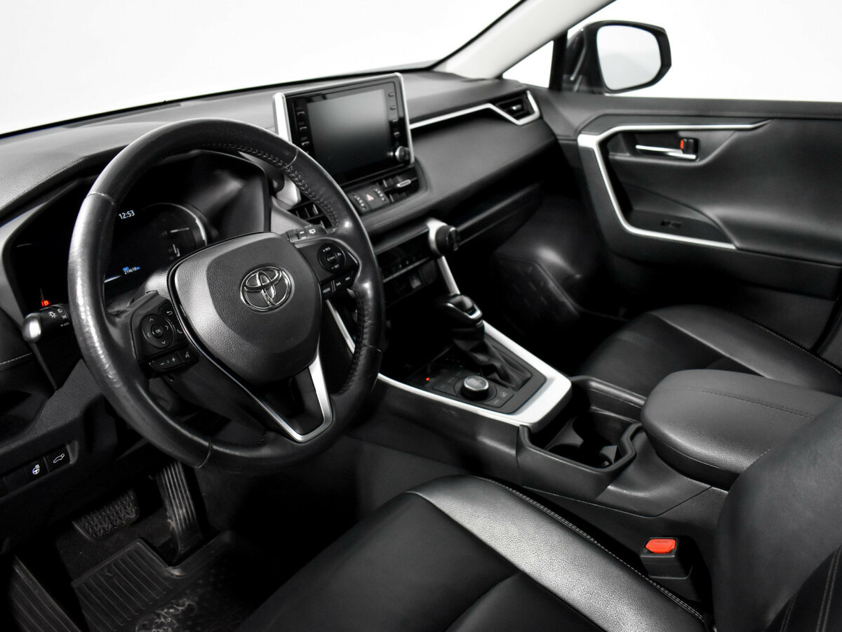 Toyota RAV4 2019 года с пробегом. Фото: #6