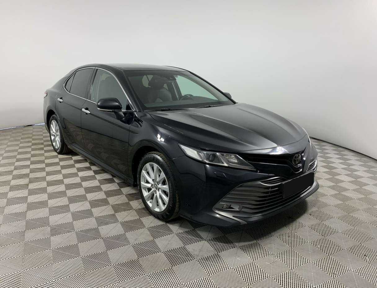 Toyota Camry 2019 года с пробегом. Фото: #2