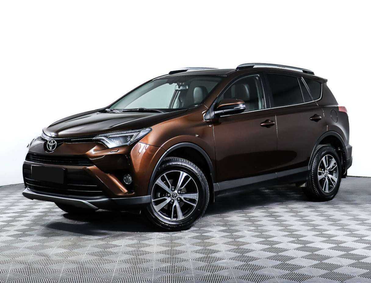 Toyota RAV4 2018 года с пробегом. Посмотреть фото