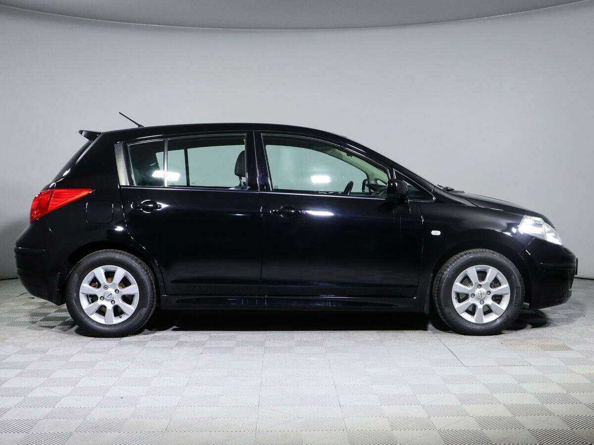 Nissan Tiida 2012 года с пробегом. Фото: #3