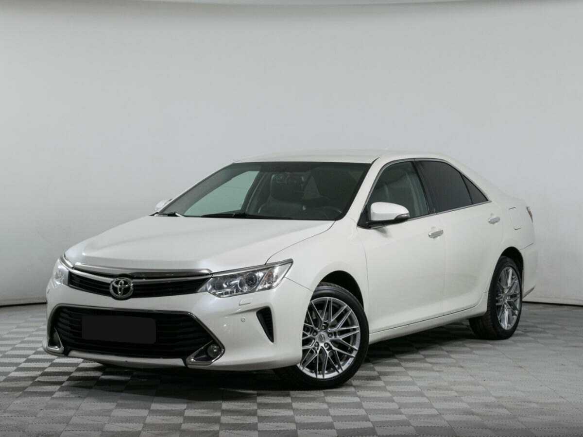 Toyota Camry 2017 года с пробегом. Посмотреть фото