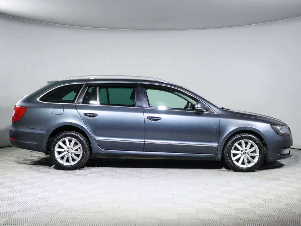 Skoda Superb 2013 года с пробегом. Фото: #3
