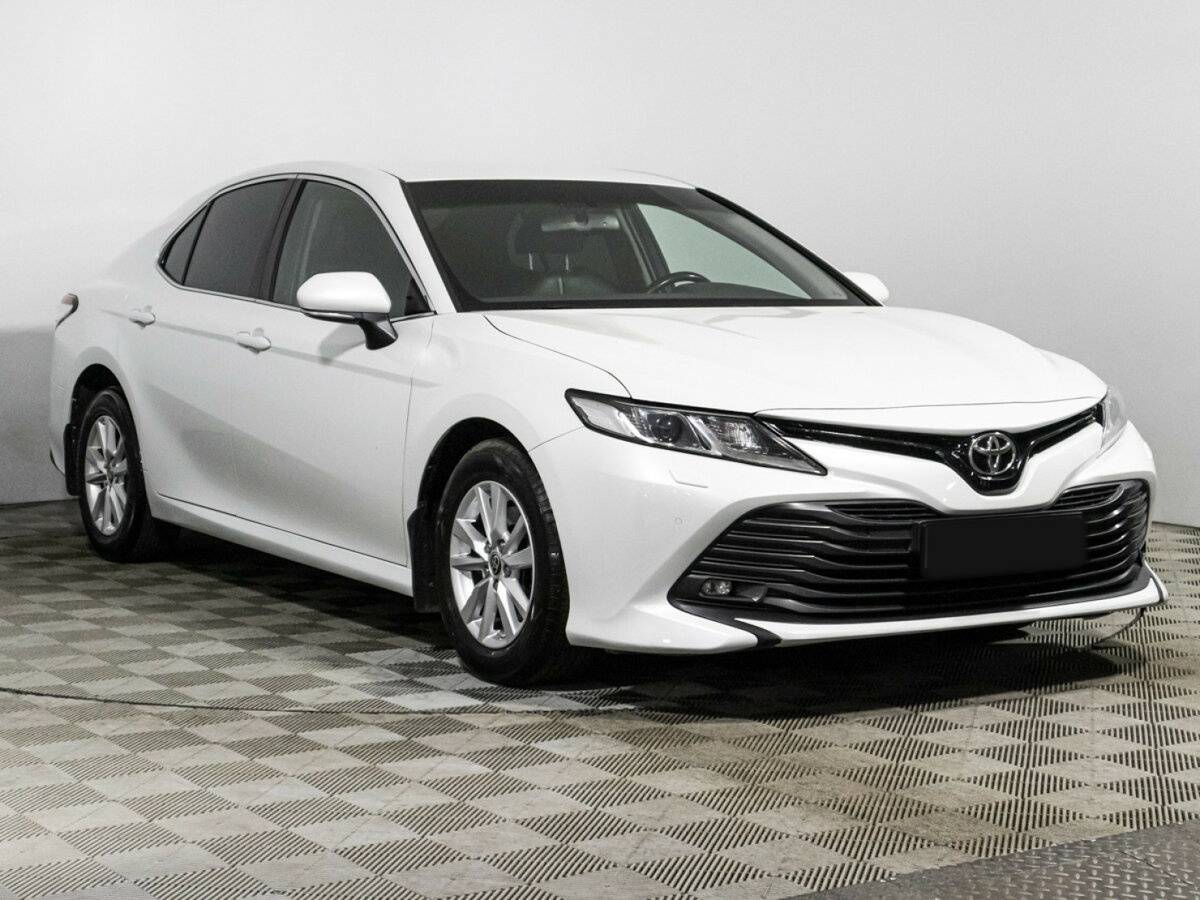 Toyota Camry 2020 года с пробегом. Фото: #2