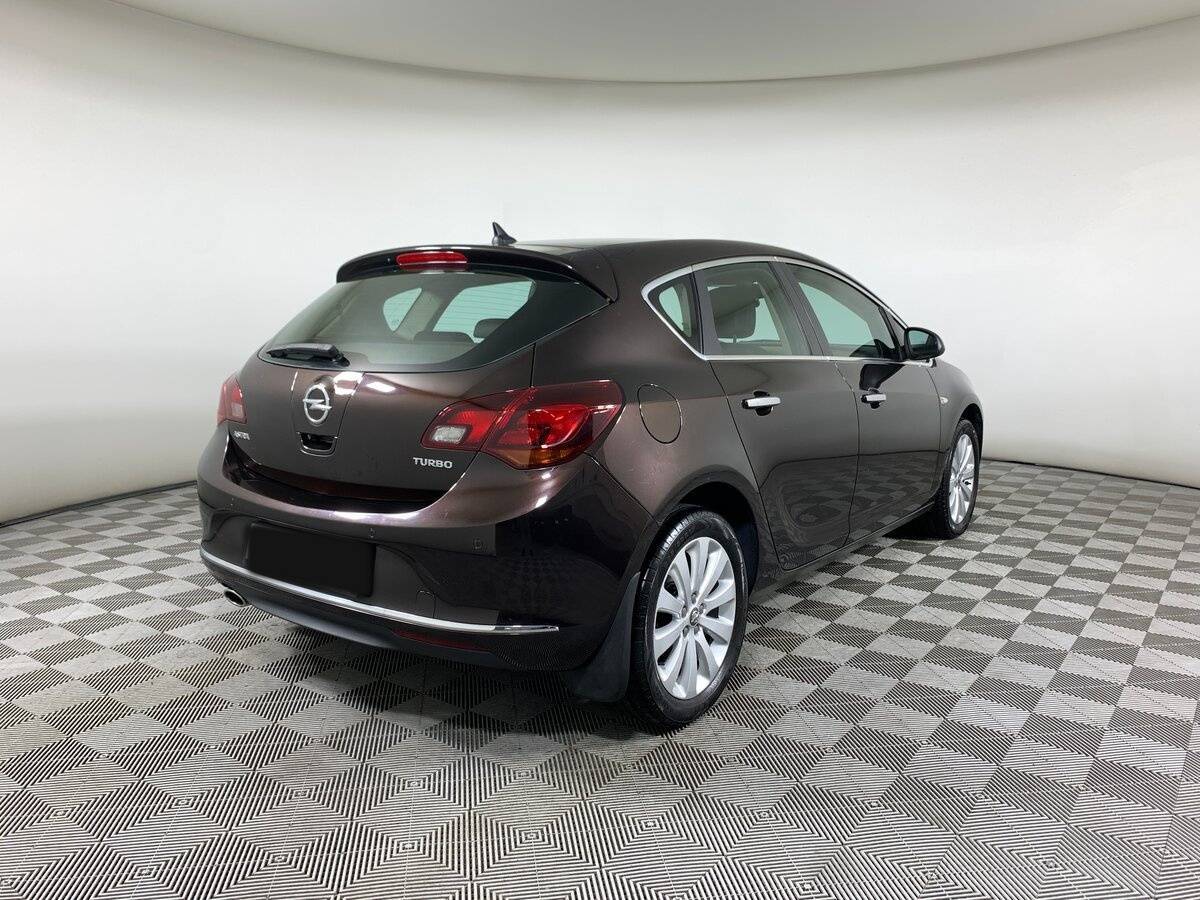 Opel Astra 2013 года с пробегом. Фото: #3