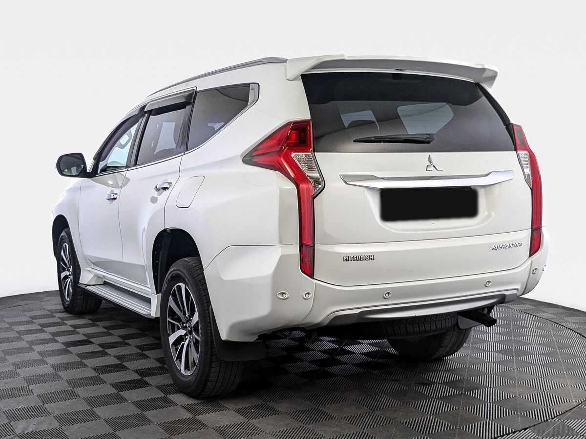 Mitsubishi Pajero Sport 2017 года с пробегом. Фото: #6
