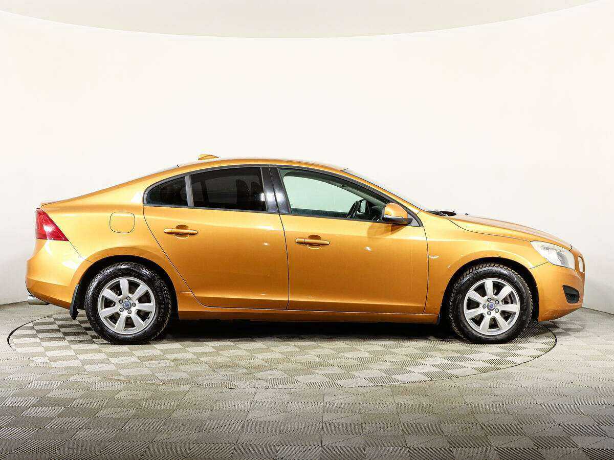Volvo S60 2012 года с пробегом. Фото: #3