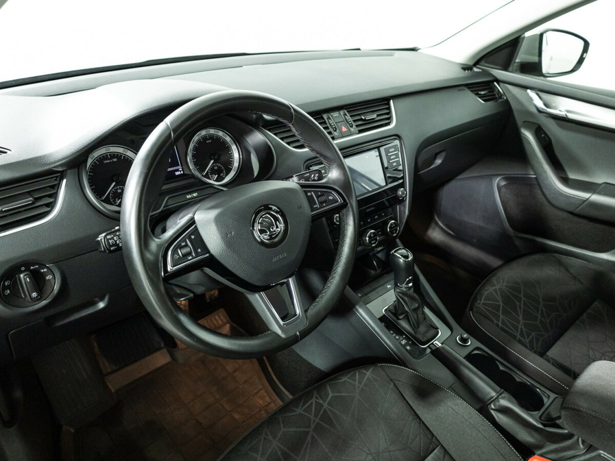 Skoda Octavia 2019 года с пробегом. Фото: #10
