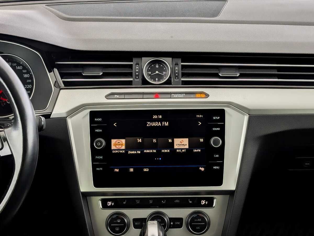 Volkswagen Passat 2018 года с пробегом. Фото: #12