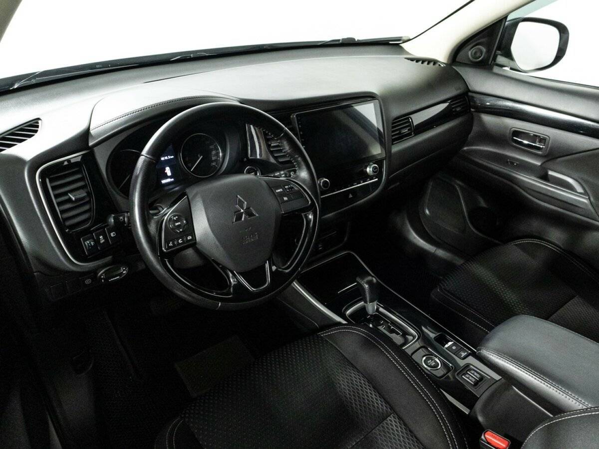 Mitsubishi Outlander 2020 года с пробегом. Фото: #8