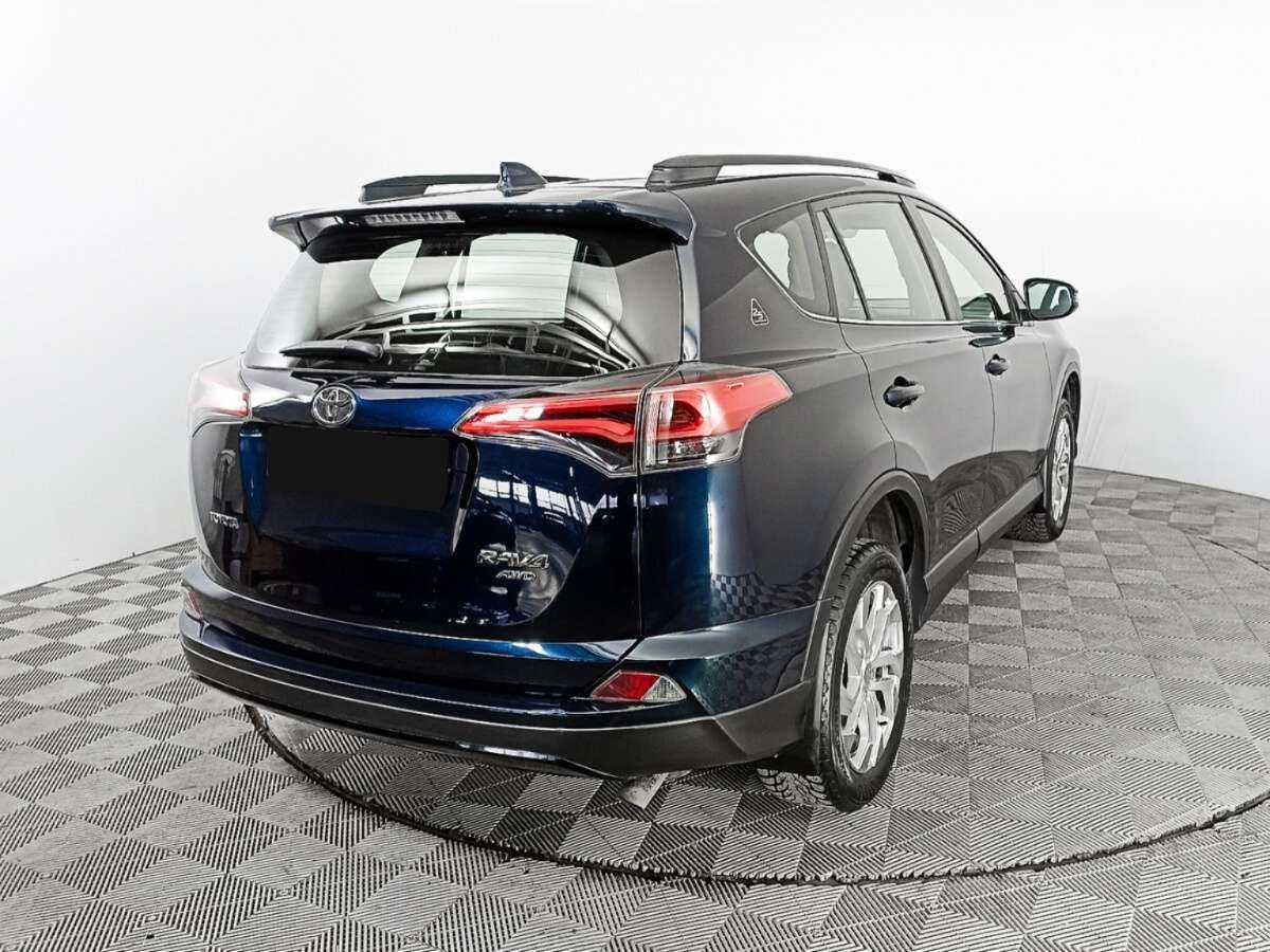 Toyota RAV4 2019 года с пробегом. Фото: #4