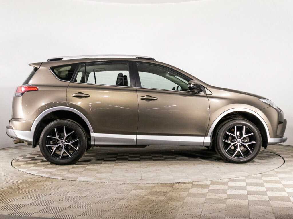 Toyota RAV4 2016 года с пробегом. Фото: #3