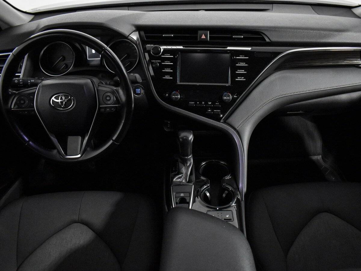 Toyota Camry 2019 года с пробегом. Фото: #13