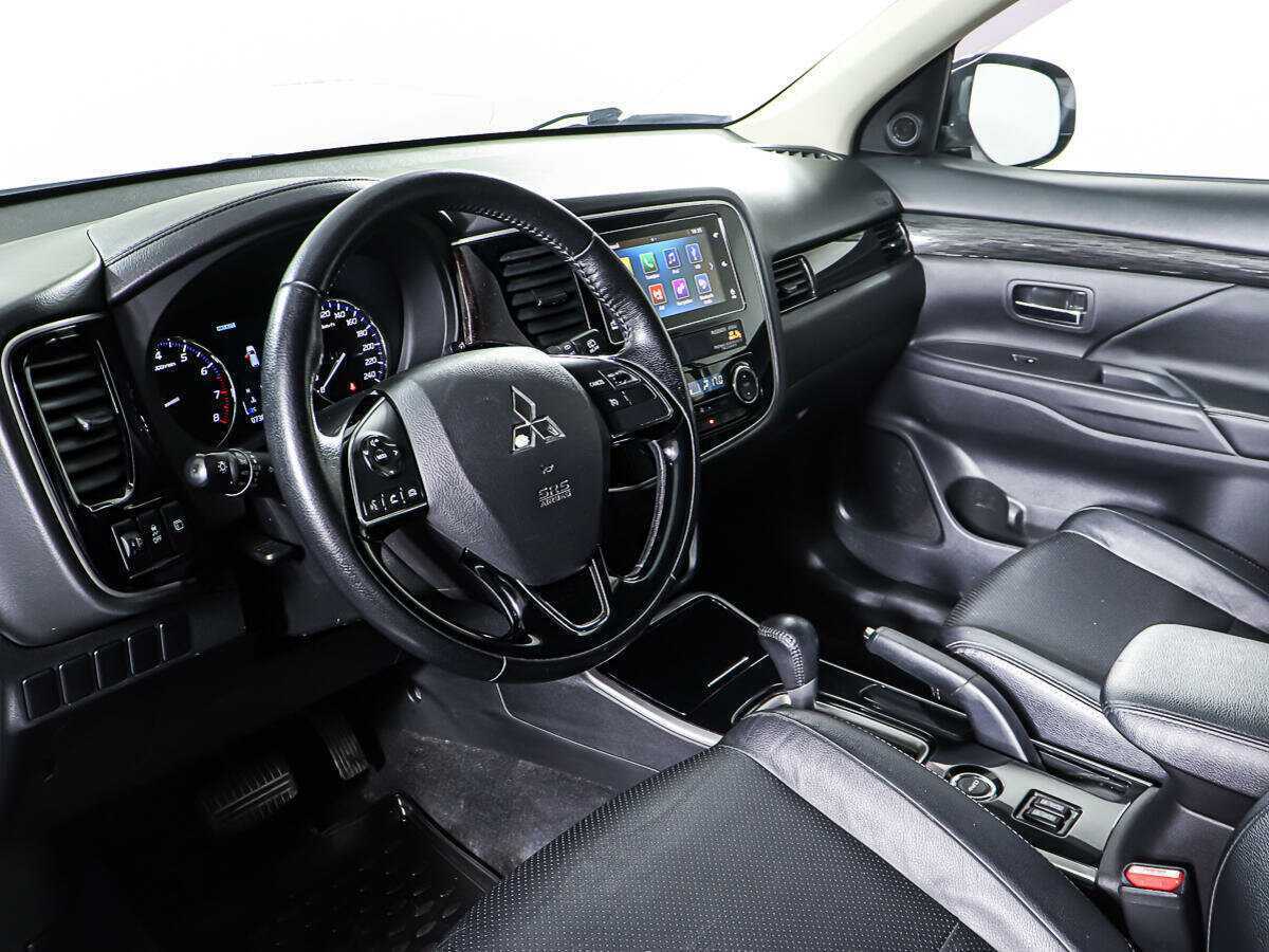 Mitsubishi Outlander 2017 года с пробегом. Фото: #12