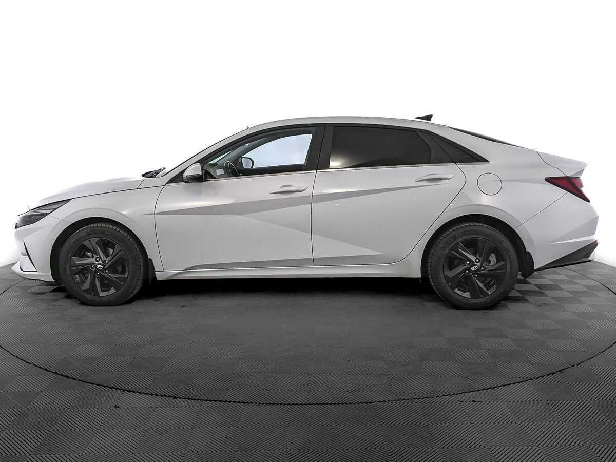 Hyundai Elantra 2021 года с пробегом. Фото: #7