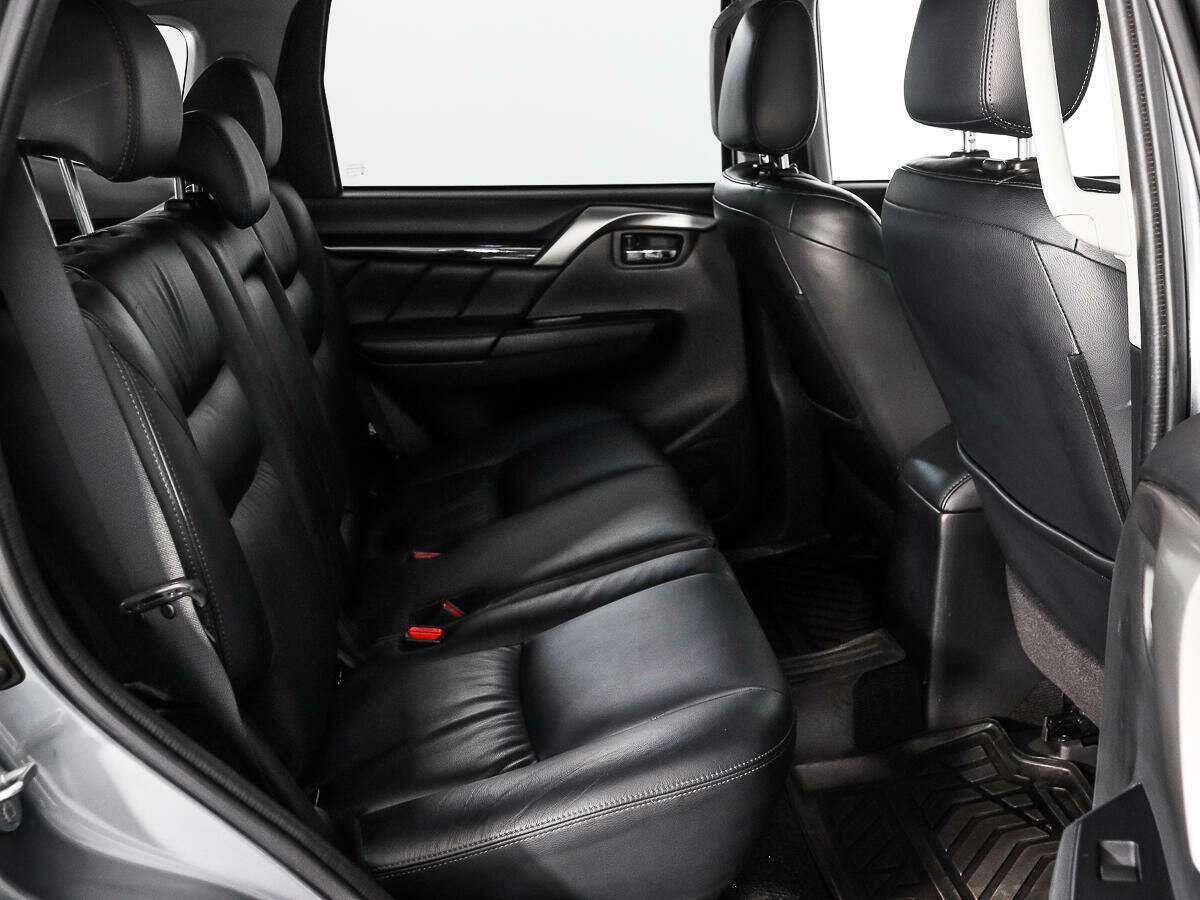 Mitsubishi Pajero Sport 2016 года с пробегом. Фото: #11