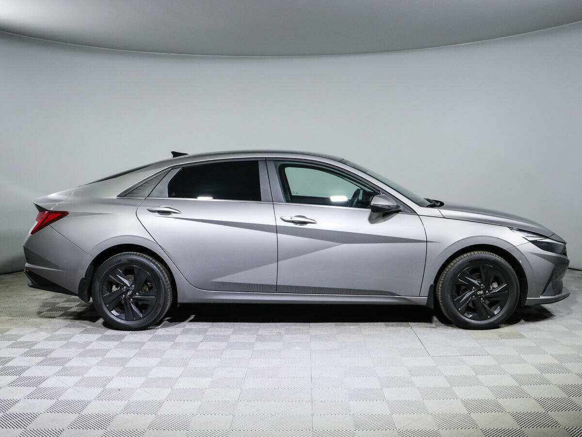 Hyundai Elantra 2022 года с пробегом. Фото: #3
