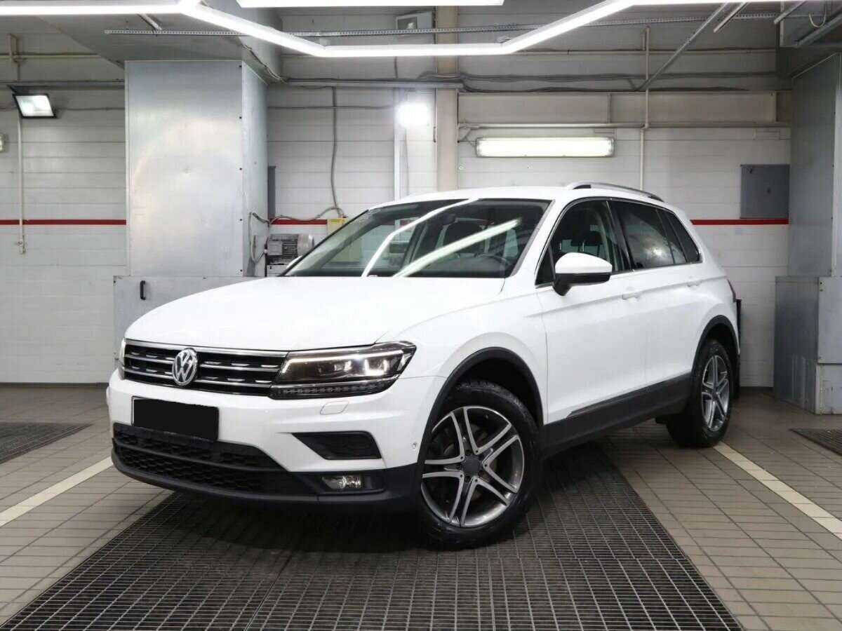 Volkswagen Tiguan 2018 года с пробегом. Посмотреть фото