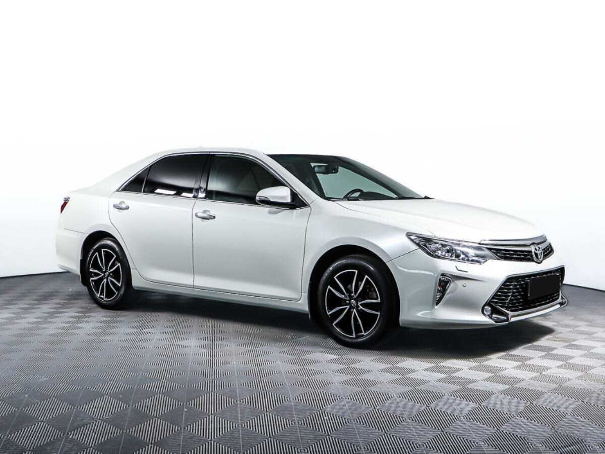 Toyota Camry 2017 года с пробегом. Фото: #2