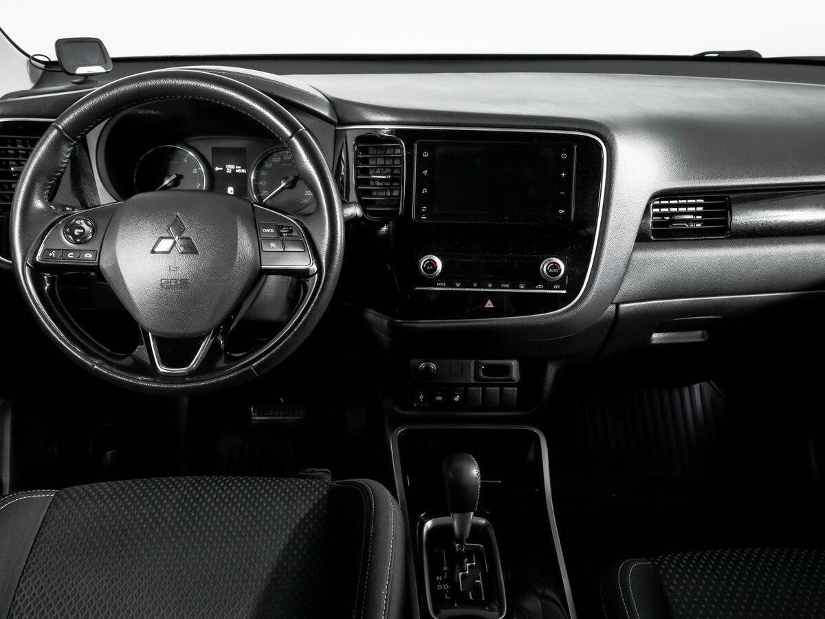 Mitsubishi Outlander 2021 года с пробегом. Фото: #11