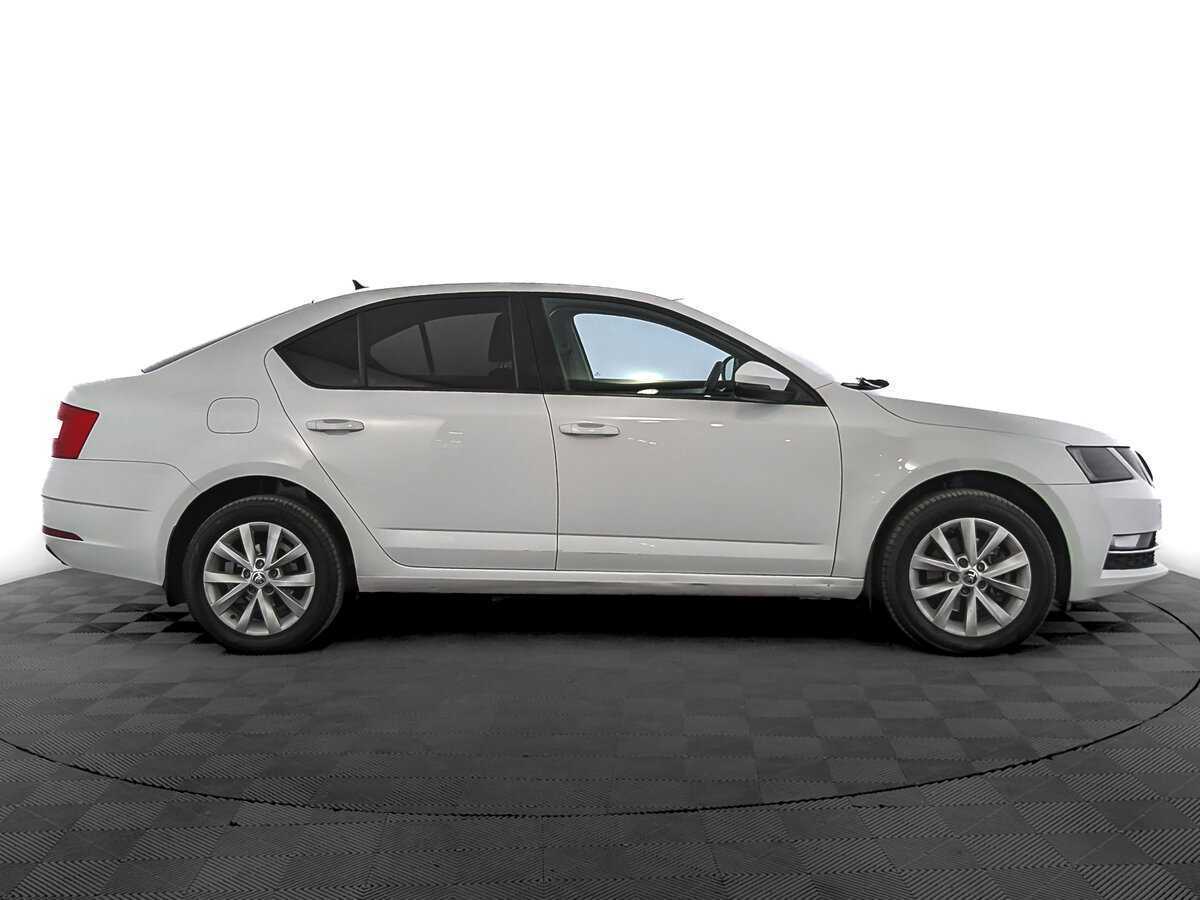 Skoda Octavia 2018 года с пробегом. Фото: #3
