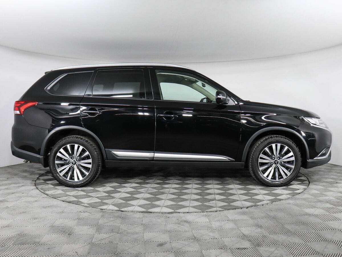 Mitsubishi Outlander 2019 года с пробегом. Фото: #3