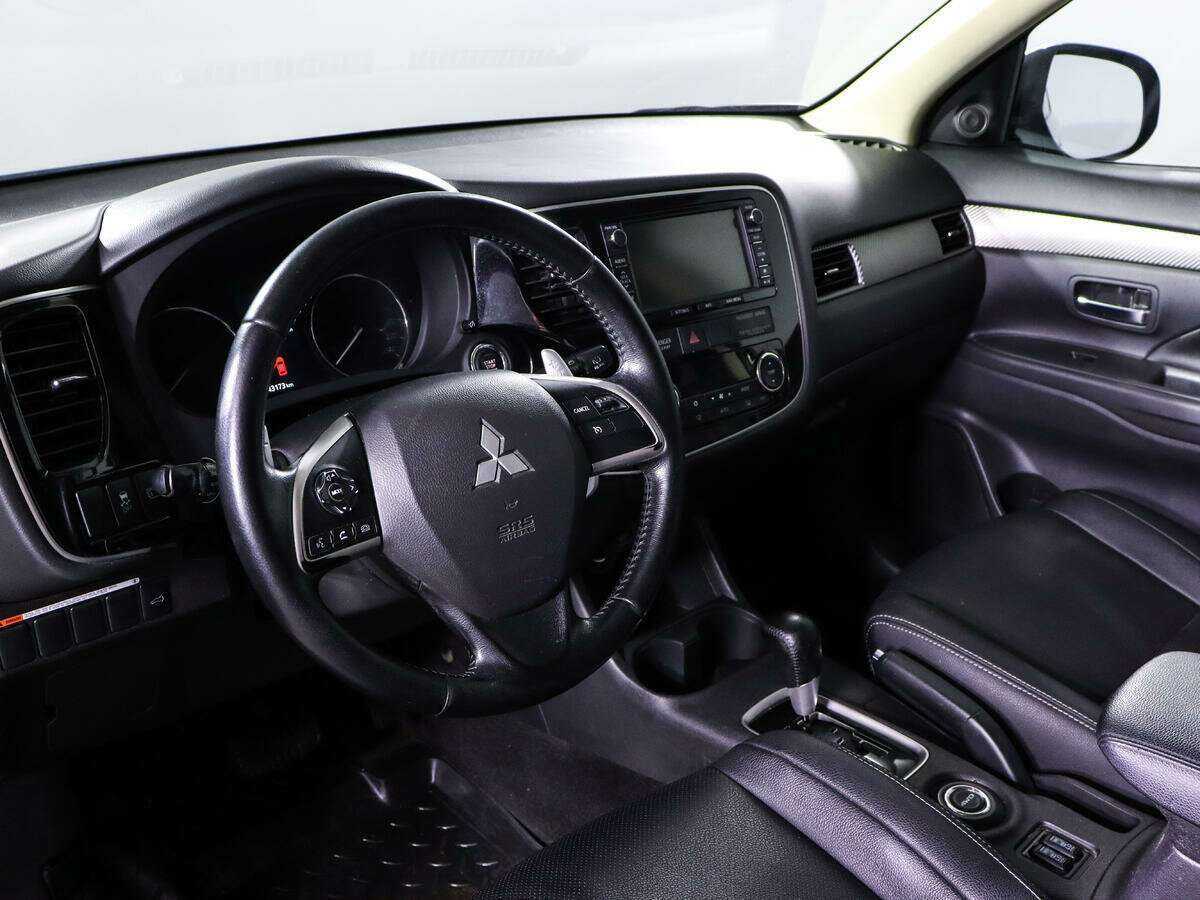 Mitsubishi Outlander 2013 года с пробегом. Фото: #10