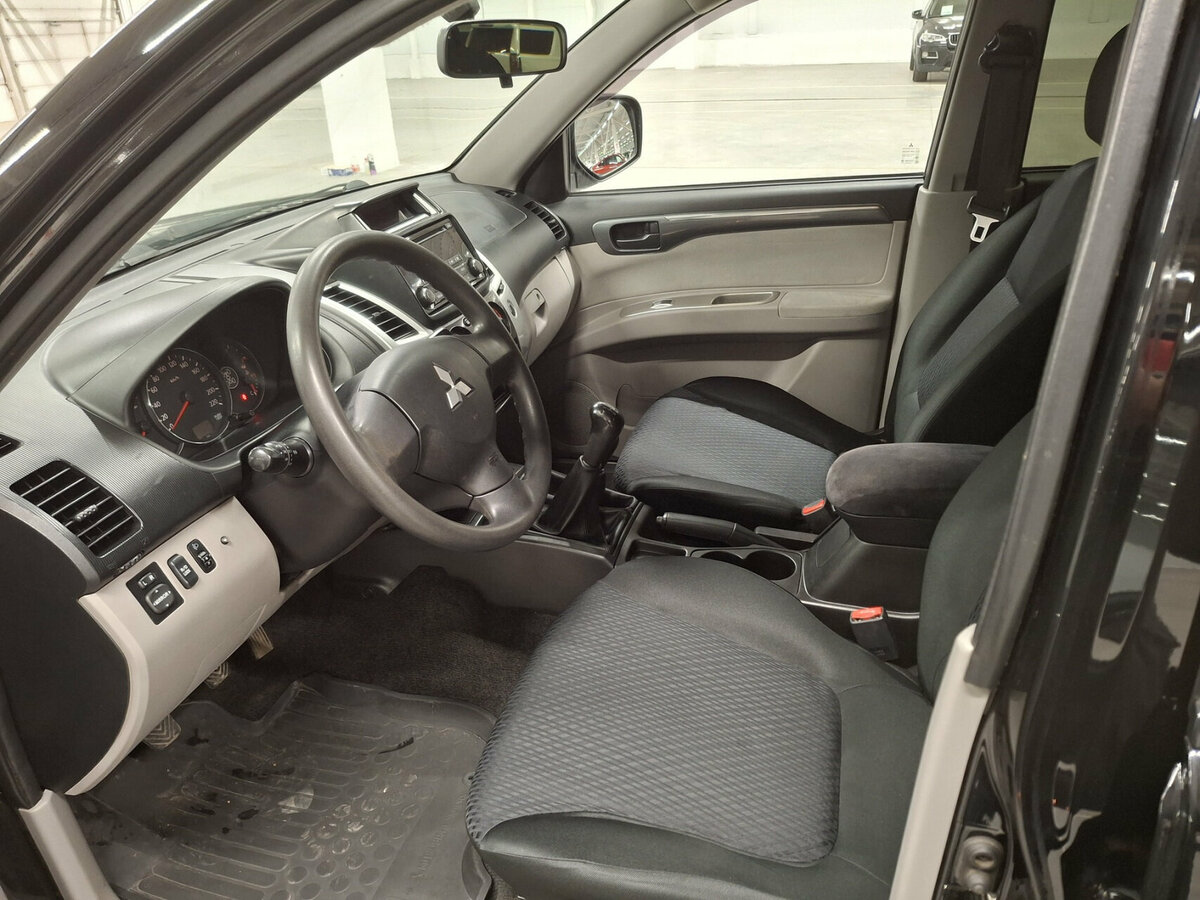 Mitsubishi Pajero Sport 2014 года с пробегом. Фото: #15