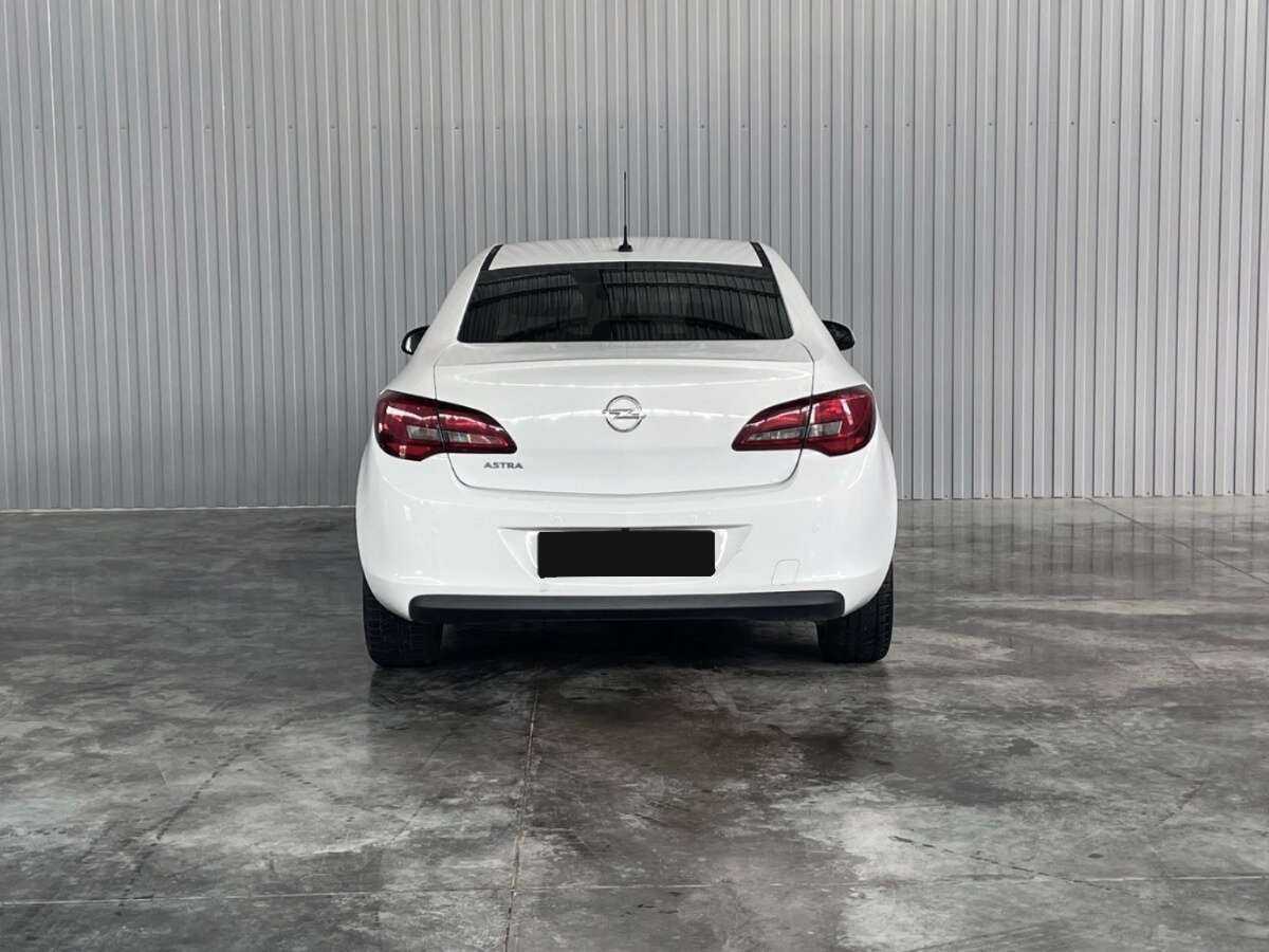 Opel Astra 2013 года с пробегом. Фото: #5