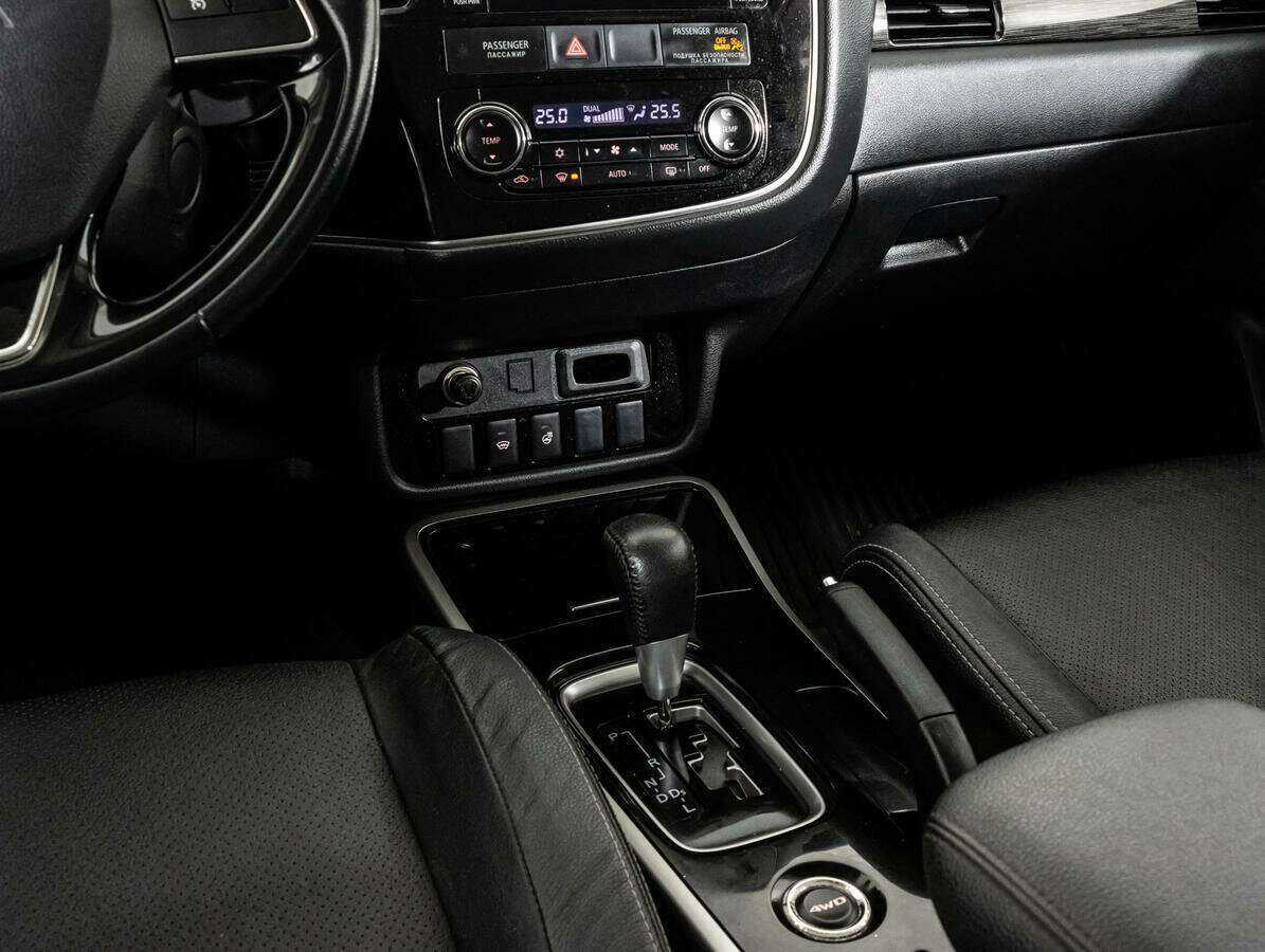 Mitsubishi Outlander 2017 года с пробегом. Фото: #12