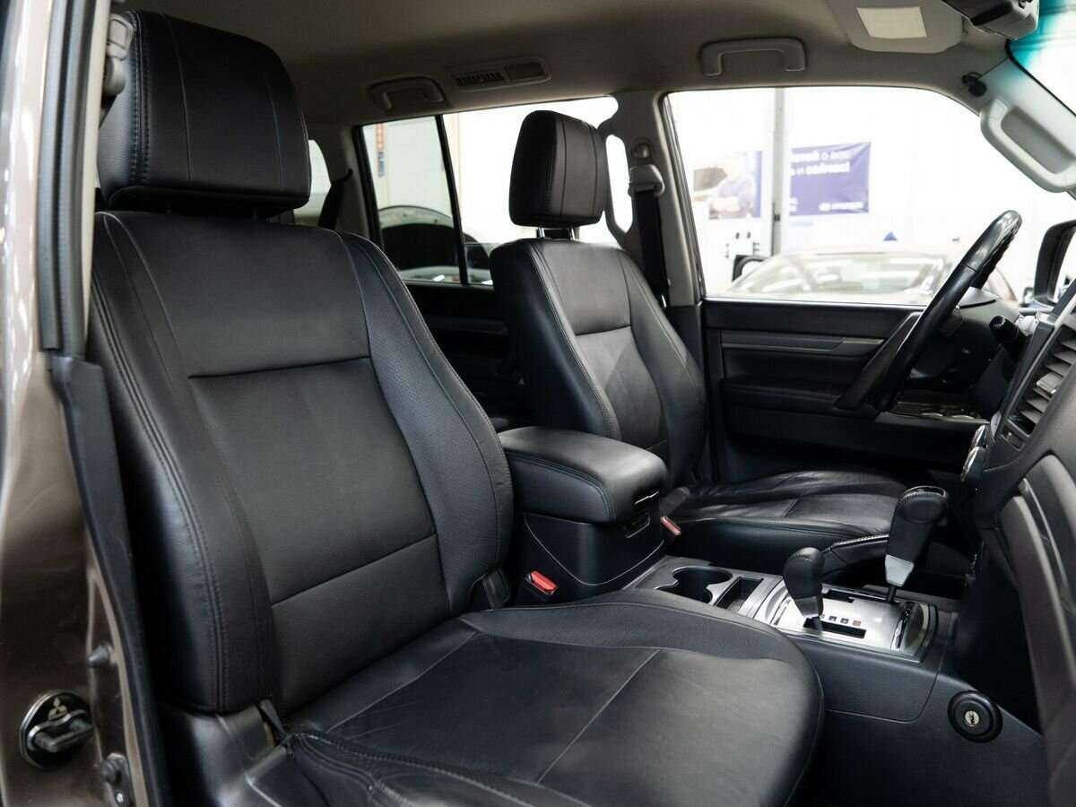 Mitsubishi Pajero 2012 года с пробегом. Фото: #9