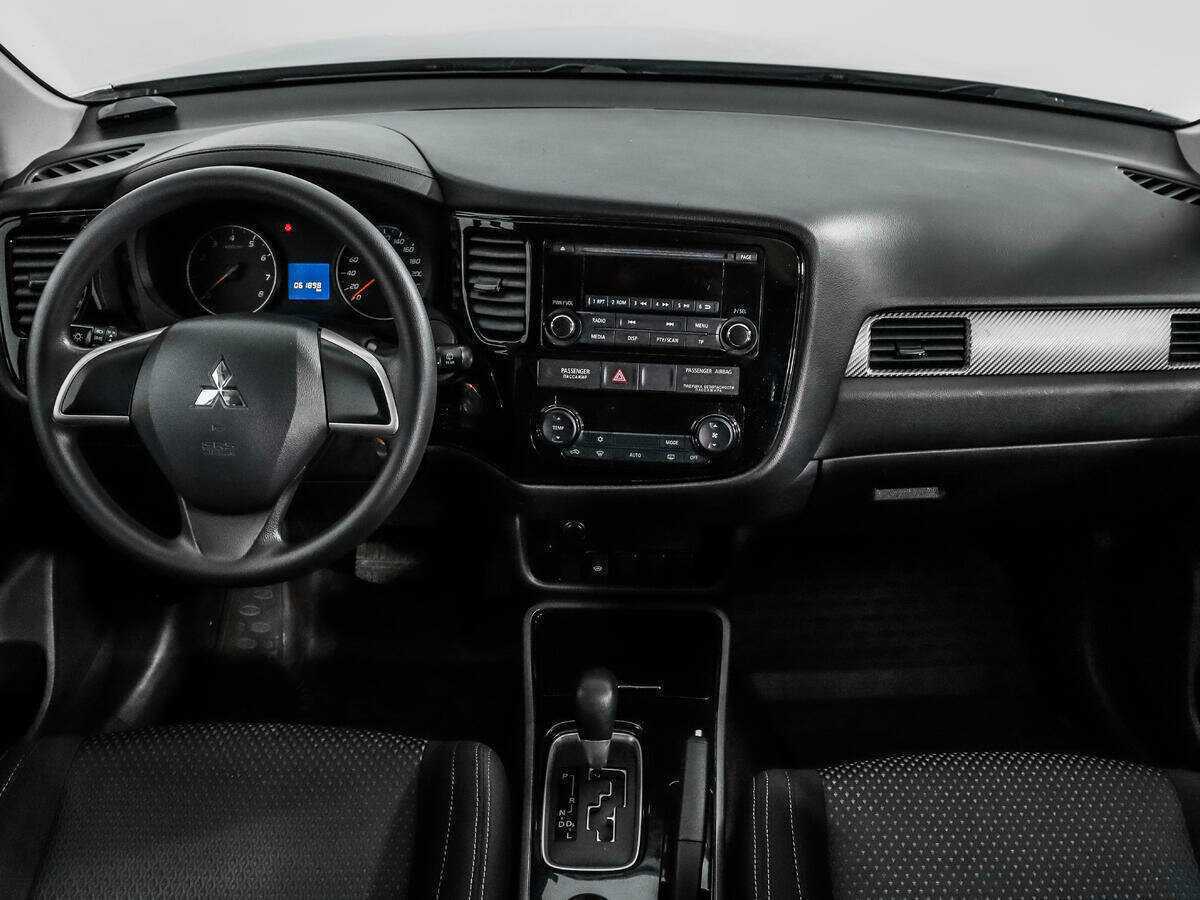 Mitsubishi Outlander 2018 года с пробегом. Фото: #11