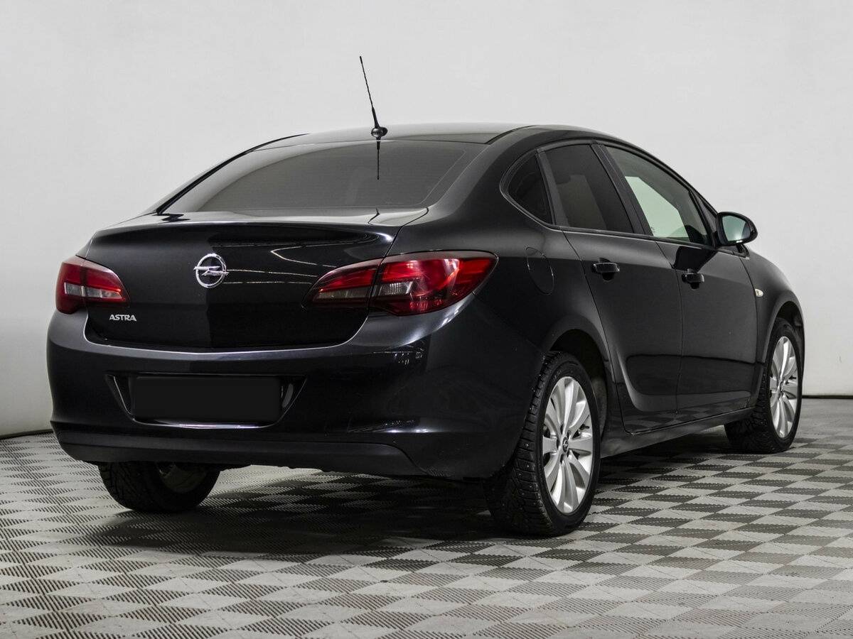 Opel Astra 2013 года с пробегом. Фото: #3