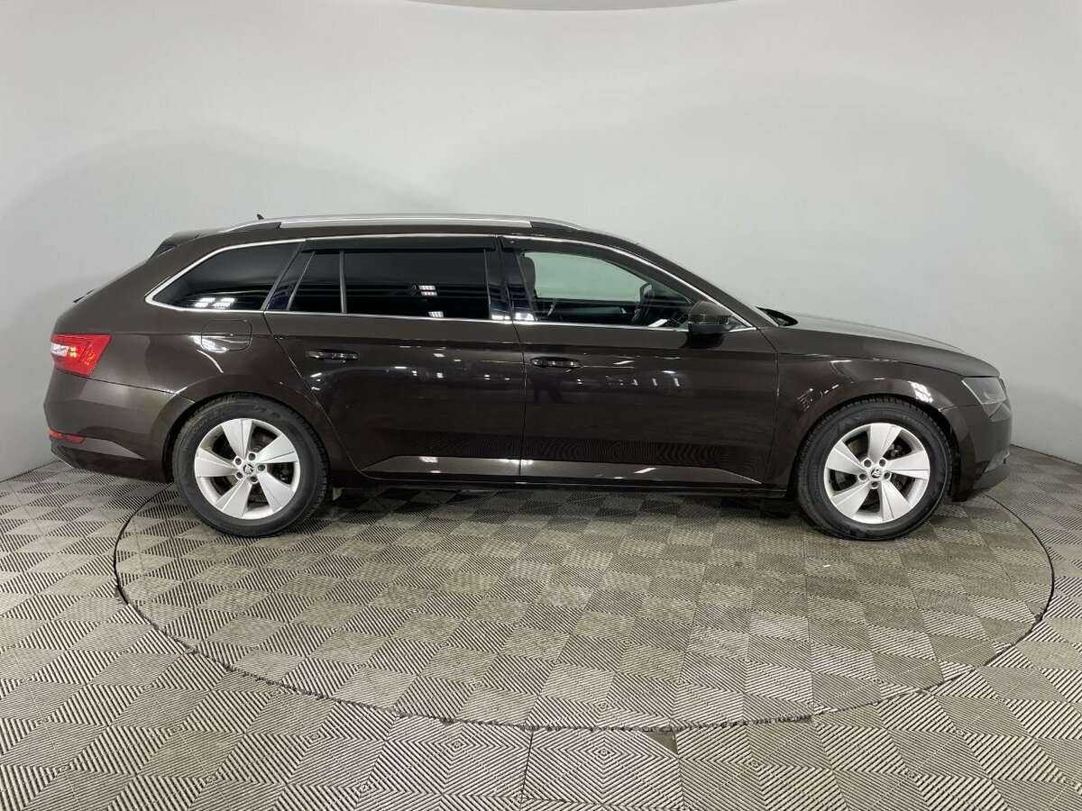 Skoda Superb 2016 года с пробегом. Фото: #2