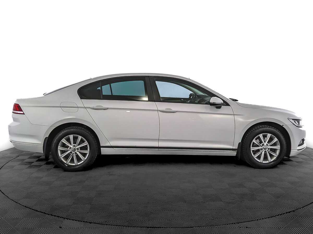 Volkswagen Passat 2016 года с пробегом. Фото: #3