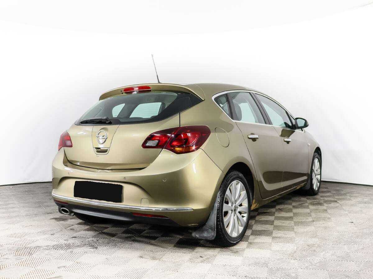 Opel Astra 2013 года с пробегом. Фото: #4