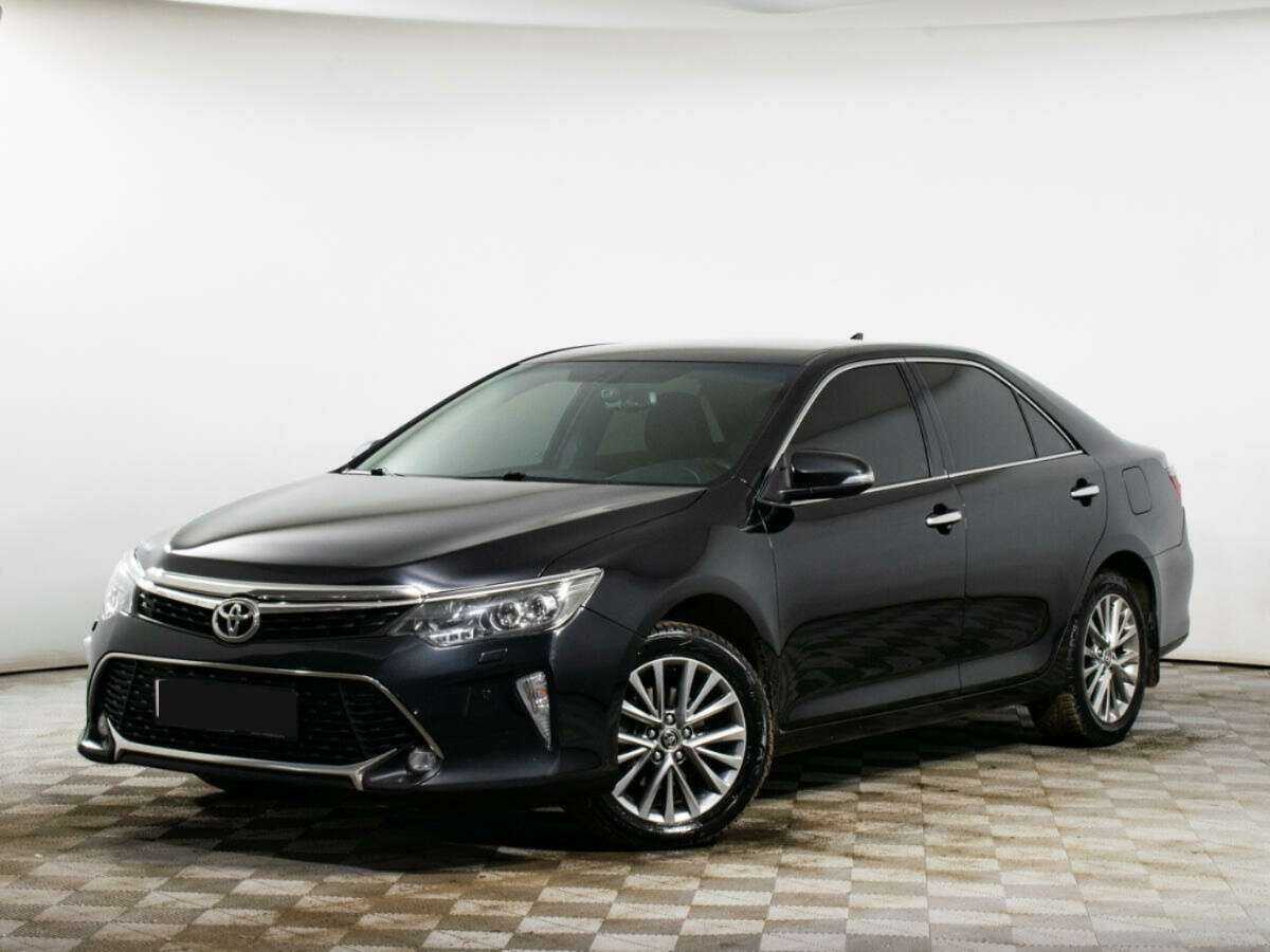 Toyota Camry 2017 года с пробегом. Посмотреть фото