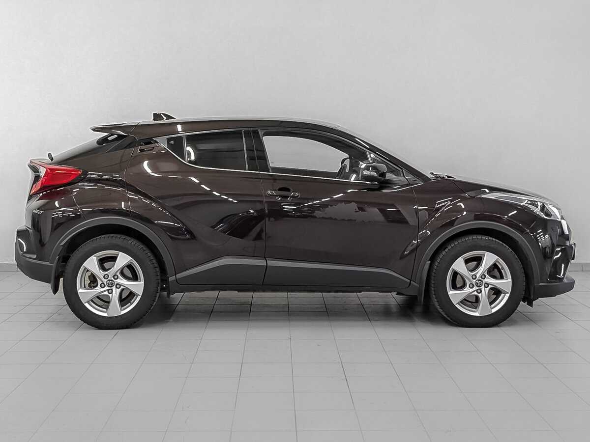 Toyota C-HR 2019 года с пробегом. Фото: #3